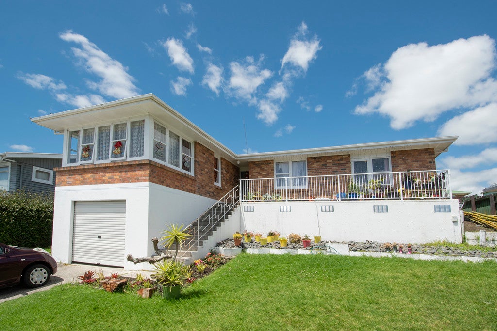 60B Esk Street, Parkvale, Tauranga - Carousel 1