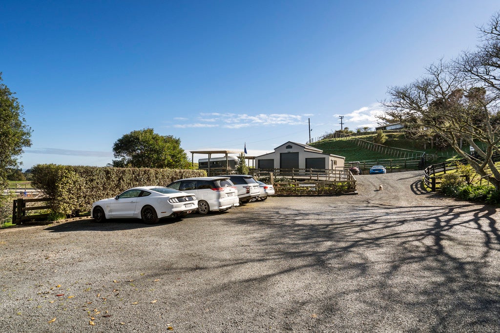 22 Munros Road, Clevedon, Papakura - Carousel 2