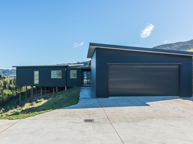 89 Stratton Street, Normandale, Lower Hutt - Carousel 1