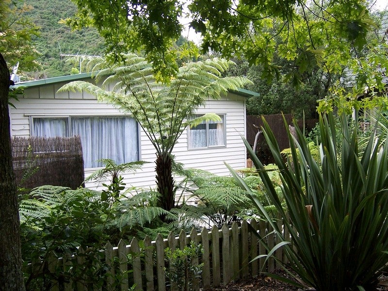 6 Robinson Road, The Brook, Nelson - Carousel 1