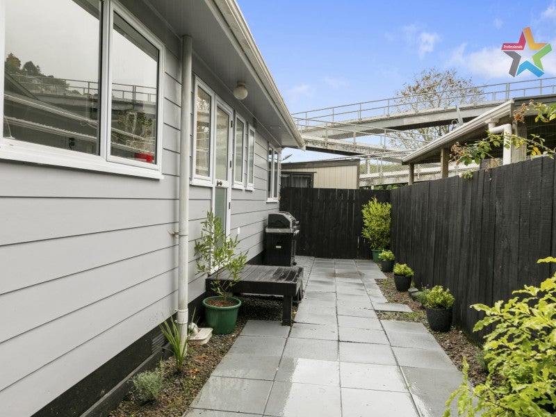 1/37 Owen Street, Belmont, Lower Hutt - Carousel 17