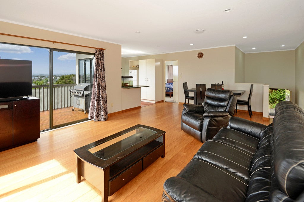 2/80 Manuka Road, Glenfield, Auckland - Carousel 2