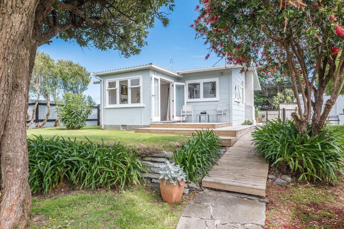 22 Gawler Street, Otaki - Carousel 2