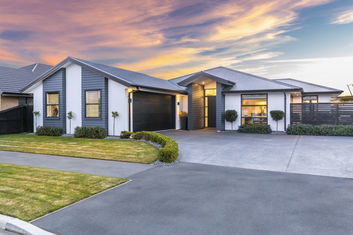 41 Te Whenu Crescent, Marshland, Christchurch - Carousel 1