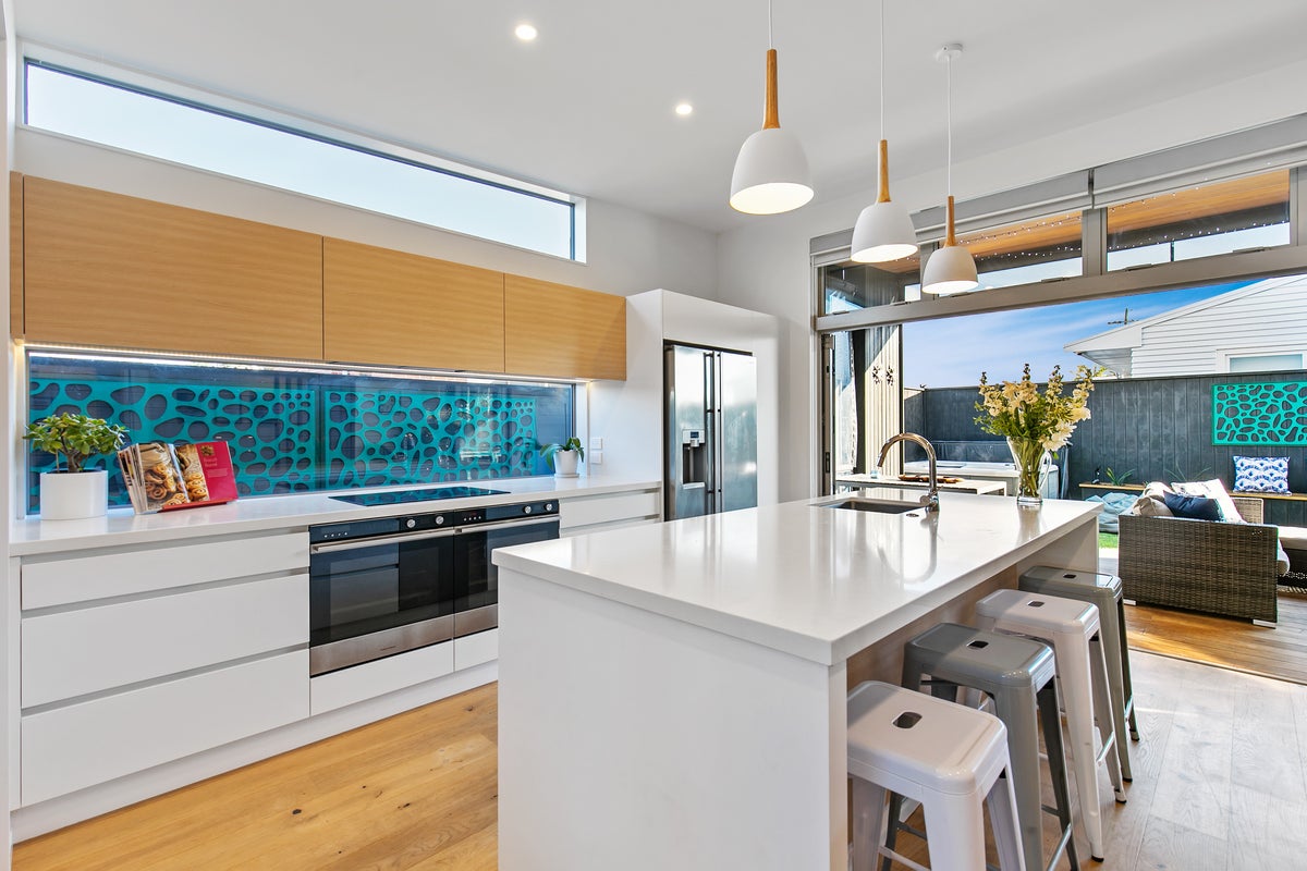 4A Ross Crescent, Orewa, Orewa - Carousel 2