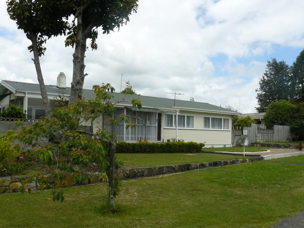 21 Cochrane Street, Fairy Springs, Rotorua - Carousel 2
