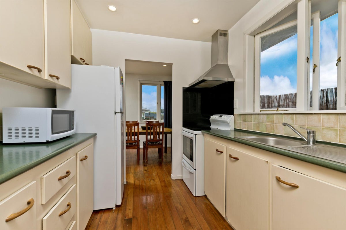 23 Statesman Street, Henderson, Auckland - Carousel 26