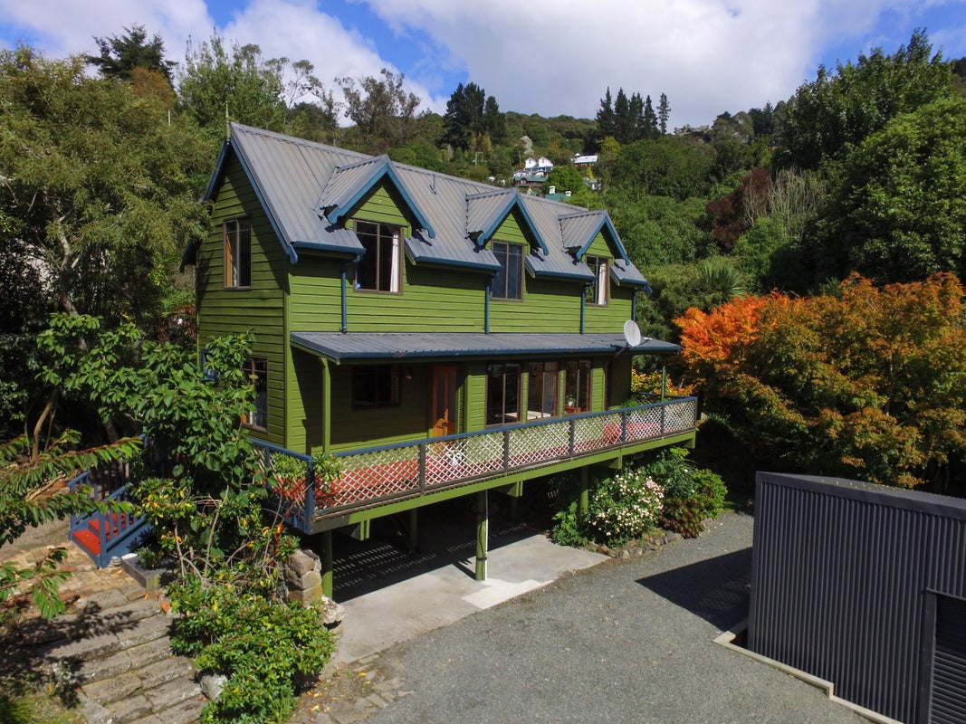21 Harbour Terrace, Careys Bay, Port Chalmers - Carousel 1