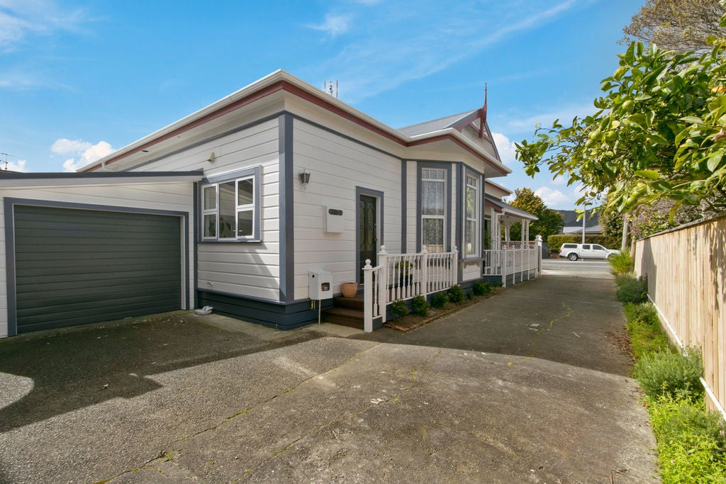 45 LUDLAM CRES, WOBURN, LOWER HUTT - Carousel 1