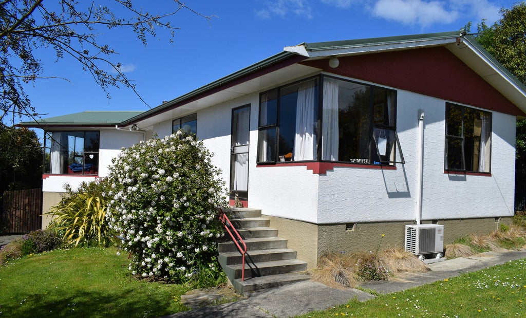 25 Burnett Street, Kakanui - Carousel 13