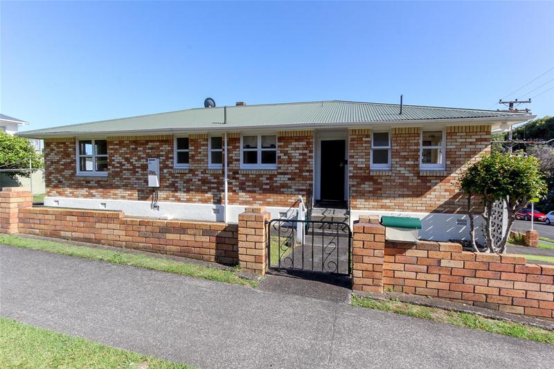 44 Calvert Road, Lynmouth, New Plymouth - Carousel 19