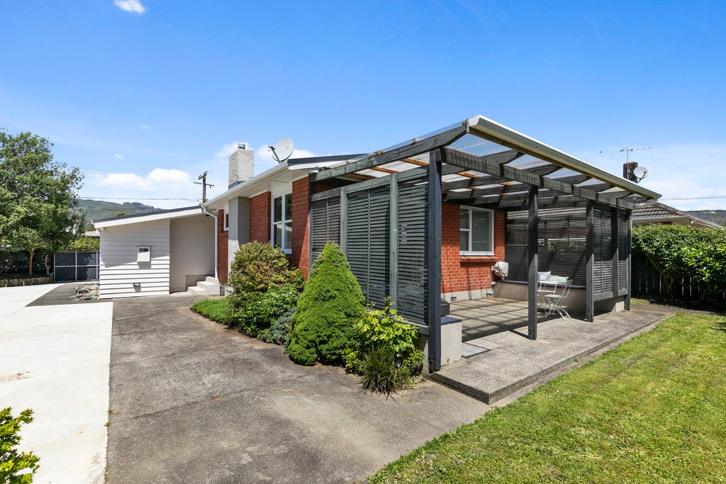 3 Stamford Grove, Avalon, Lower Hutt - Carousel 1