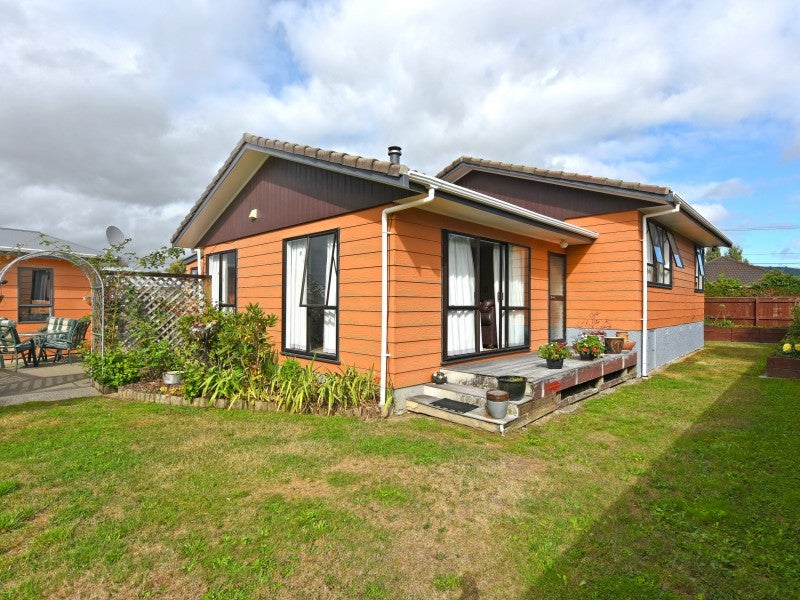 36 Riverbank Street, Ebdentown, Upper Hutt - Carousel 2