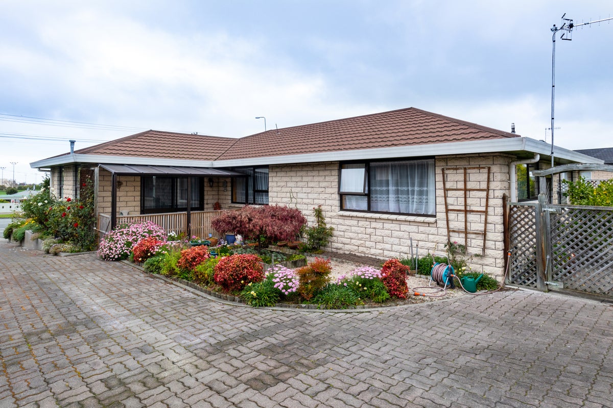 68 Mountain View Road, Glenwood, Timaru - Carousel 1