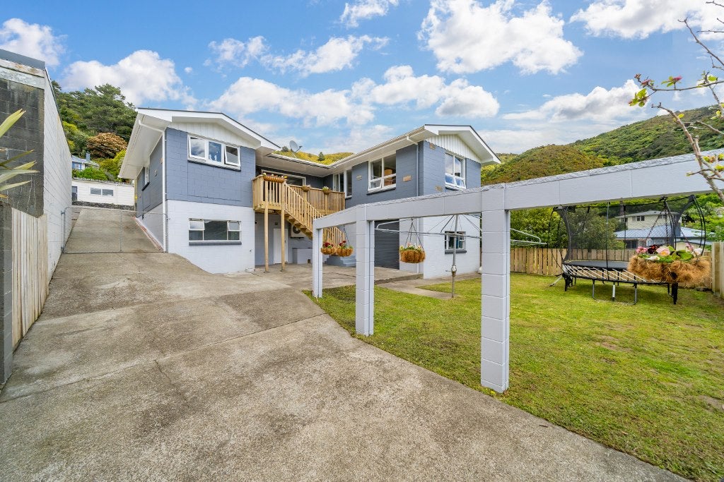 6 Holmes Grove, Naenae, Lower Hutt - Carousel 1