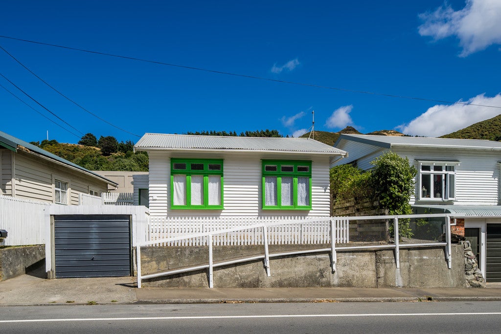 45 Happy Valley Road, Owhiro Bay, Wellington - Carousel 1