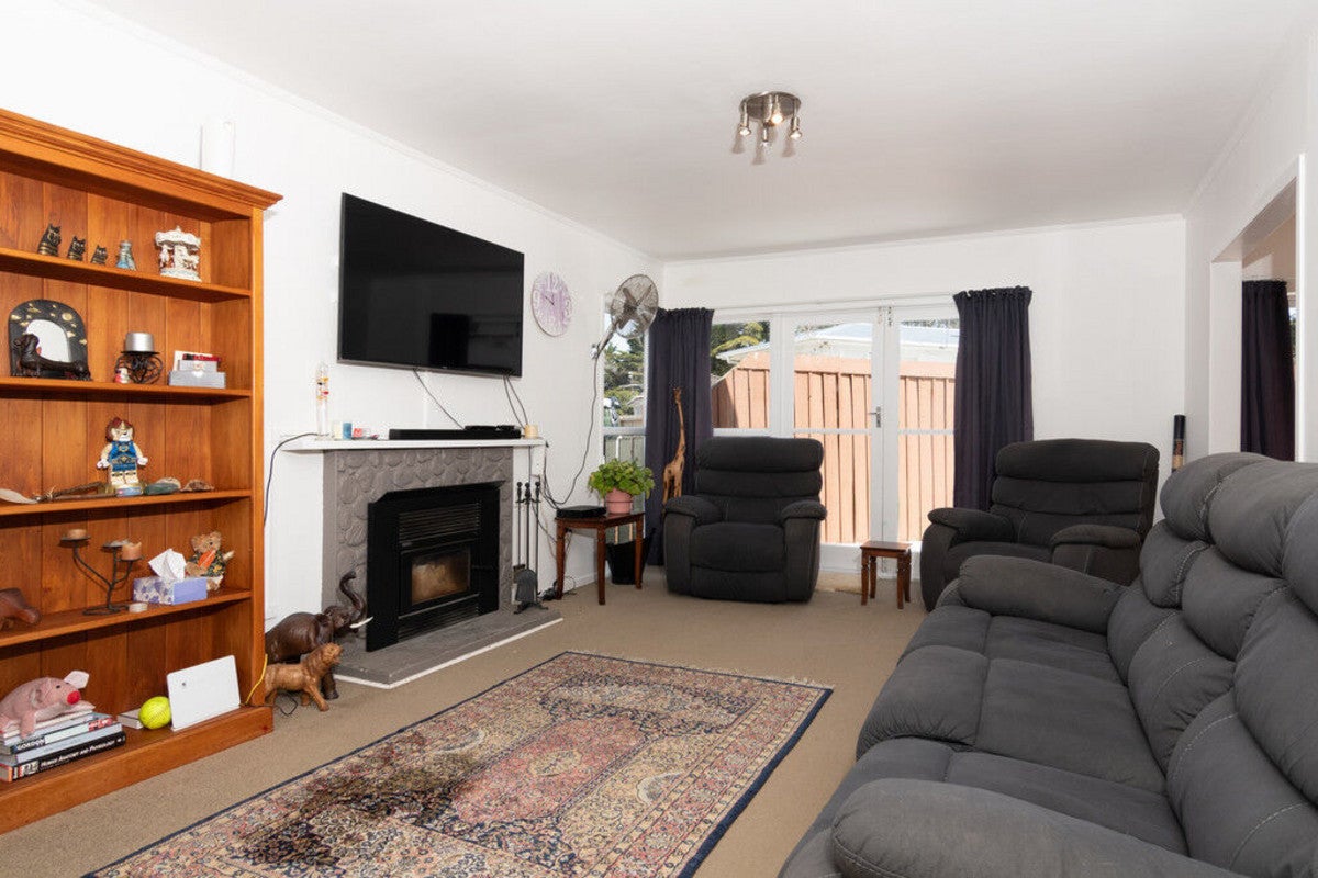 86 Universal Drive, Henderson, Auckland - Carousel 2