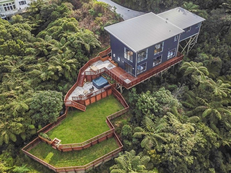 185 Park Road, Belmont, Lower Hutt - Carousel 1