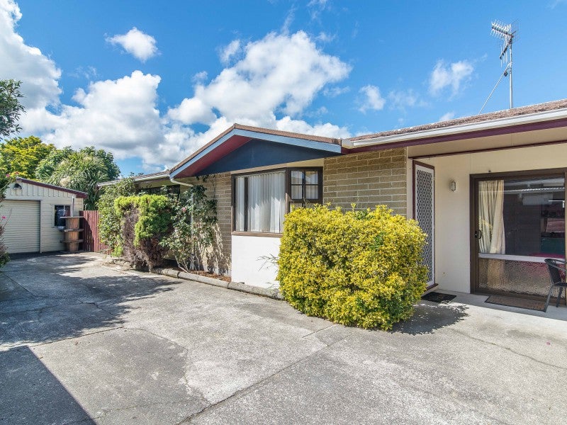 1/100 HILLCREST Road, RAUMATI BEACH, PARAPARAUMU - Carousel 1