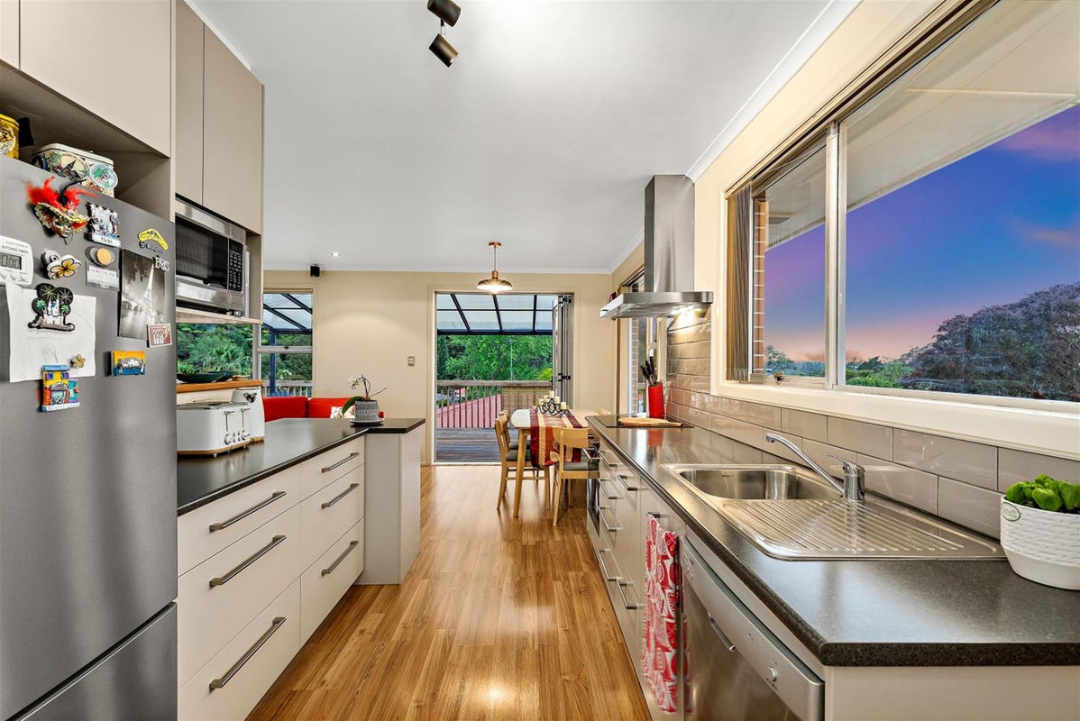 3 Lowtherhurst Road, Massey, Auckland - Carousel 2