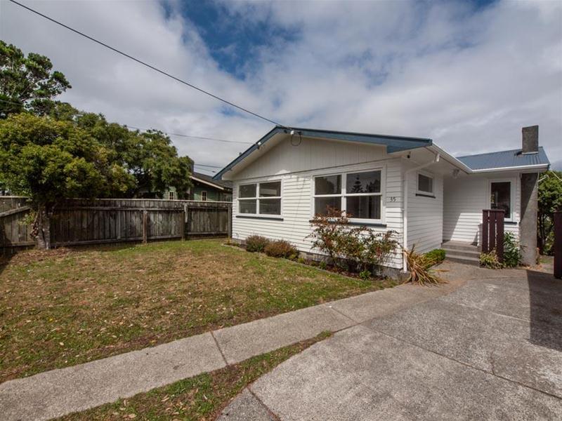 35 Oswald Crescent, Paparangi, Wellington - Carousel 2