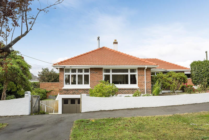 2 Wycolla Avenue, Saint Clair, Dunedin - Carousel 1