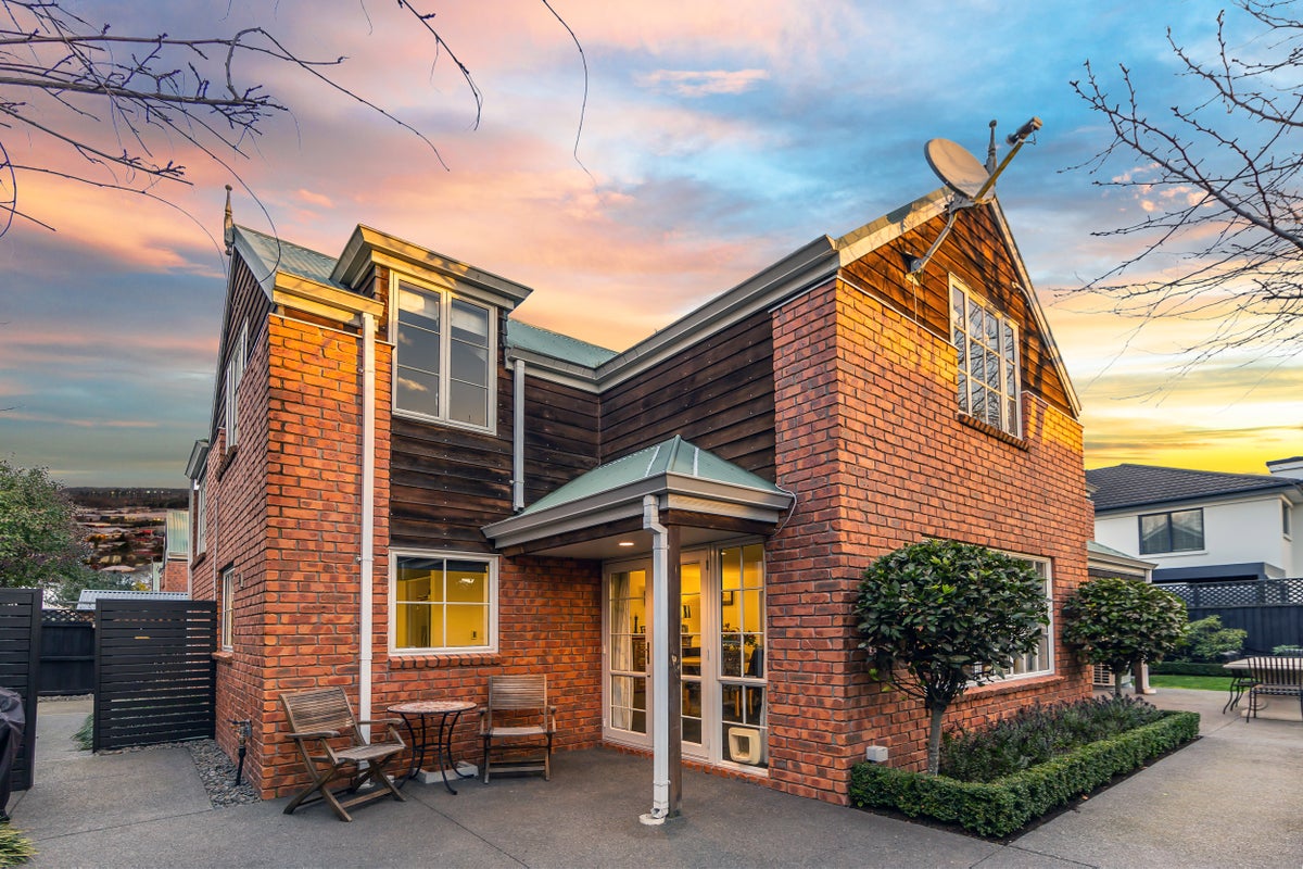 3/61 Hawkesbury Avenue, St Albans, Christchurch - Carousel 2