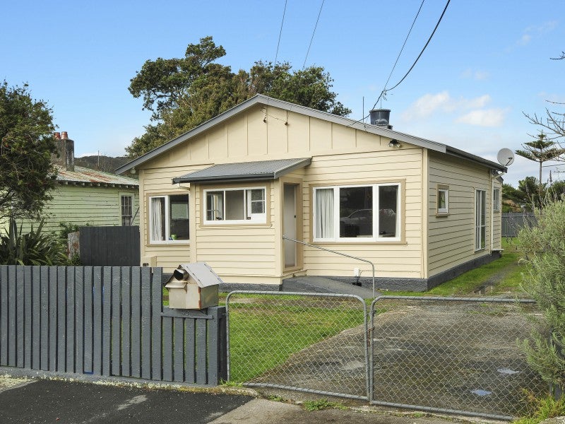 40 Elizabeth Street, Moera, Lower Hutt - Carousel 1