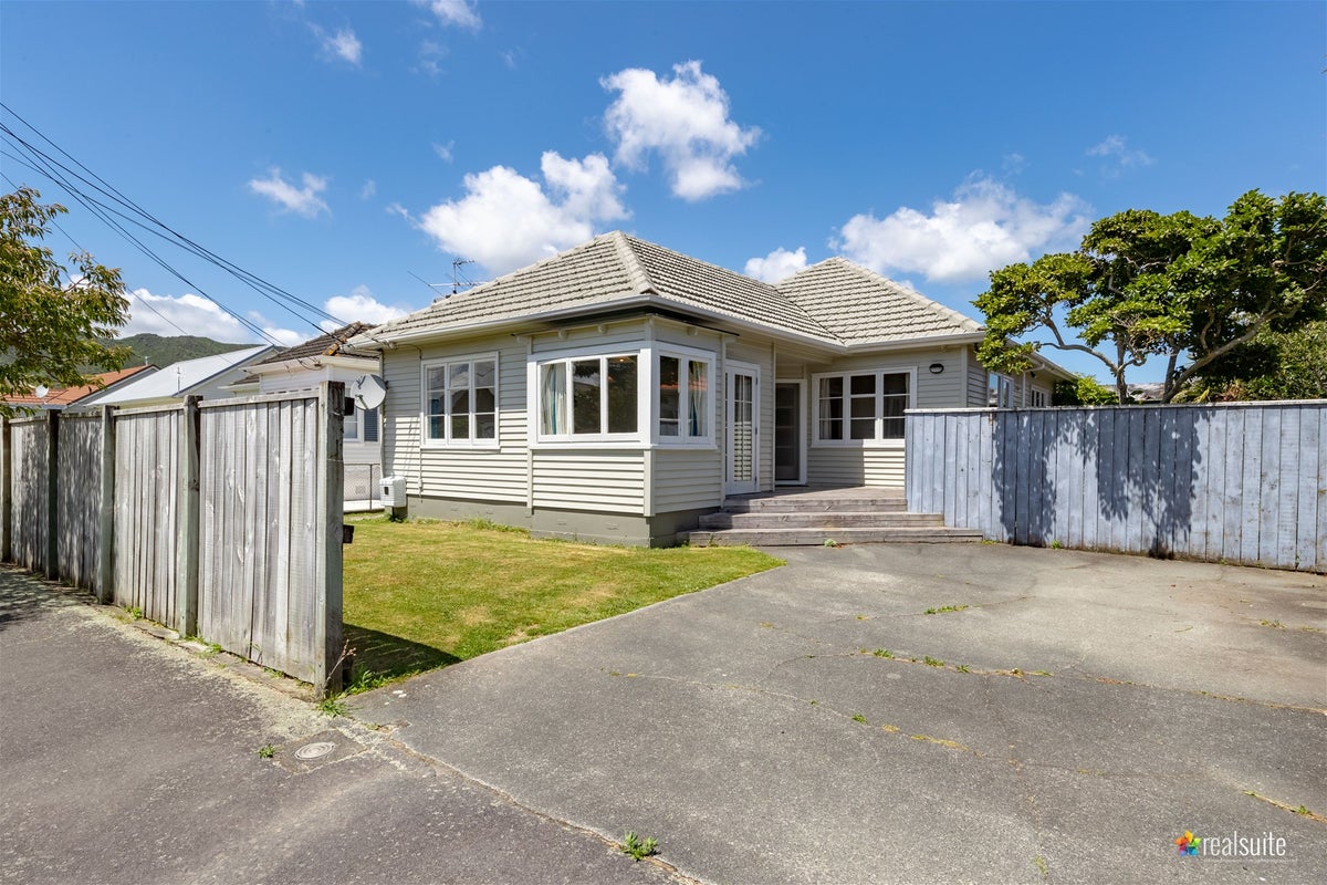 14 Hall Crescent, Epuni, Lower Hutt - Carousel 1