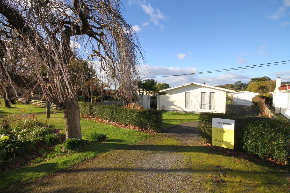20 Flemington Road, Aramoho, Whanganui - Carousel 1
