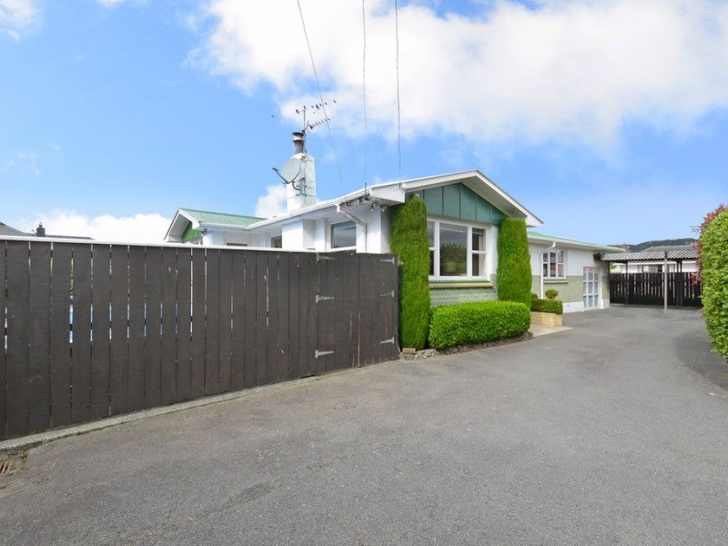 17 Kelly Grove, Elderslea, Upper Hutt - Carousel 20