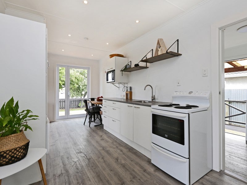 1/221 TARADALE RD, GREENMEADOWS, NAPIER - Carousel 2