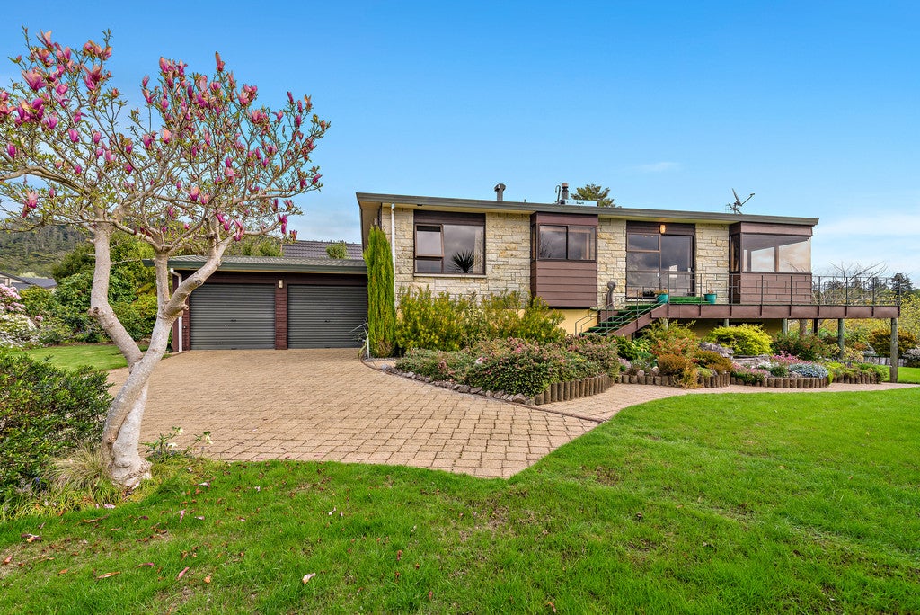 16 Walford Drive, Lynmore, Rotorua - Carousel 1