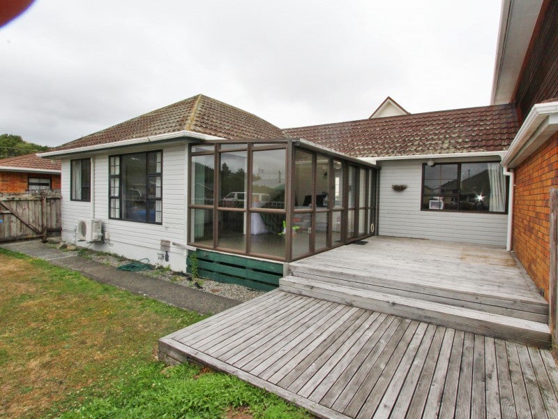 8A Rawson Street, Tawa, Wellington - Carousel 2