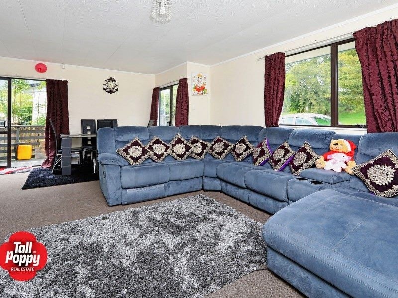 1/51 Redcrest Avenue, Red Hill, Papakura - Carousel 1