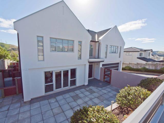 58 Waverton Terrace, Churton Park, Wellington - Carousel 1