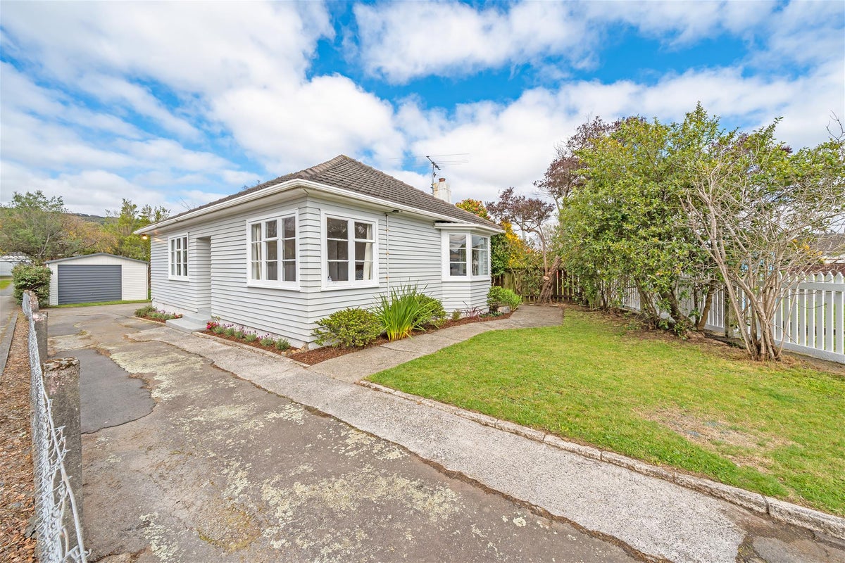 1088 Fergusson Drive, Clouston Park, Upper Hutt - Carousel 2