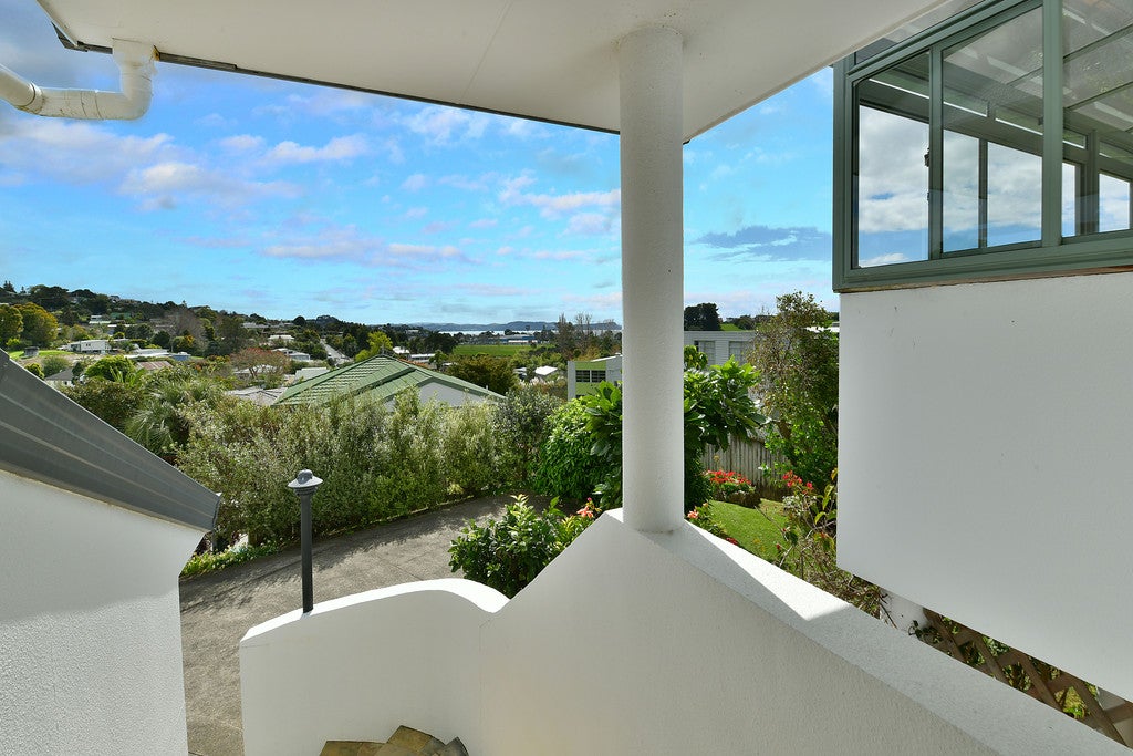 32 Palmgreen Court, Stanmore Bay, Whangaparaoa - Carousel 2