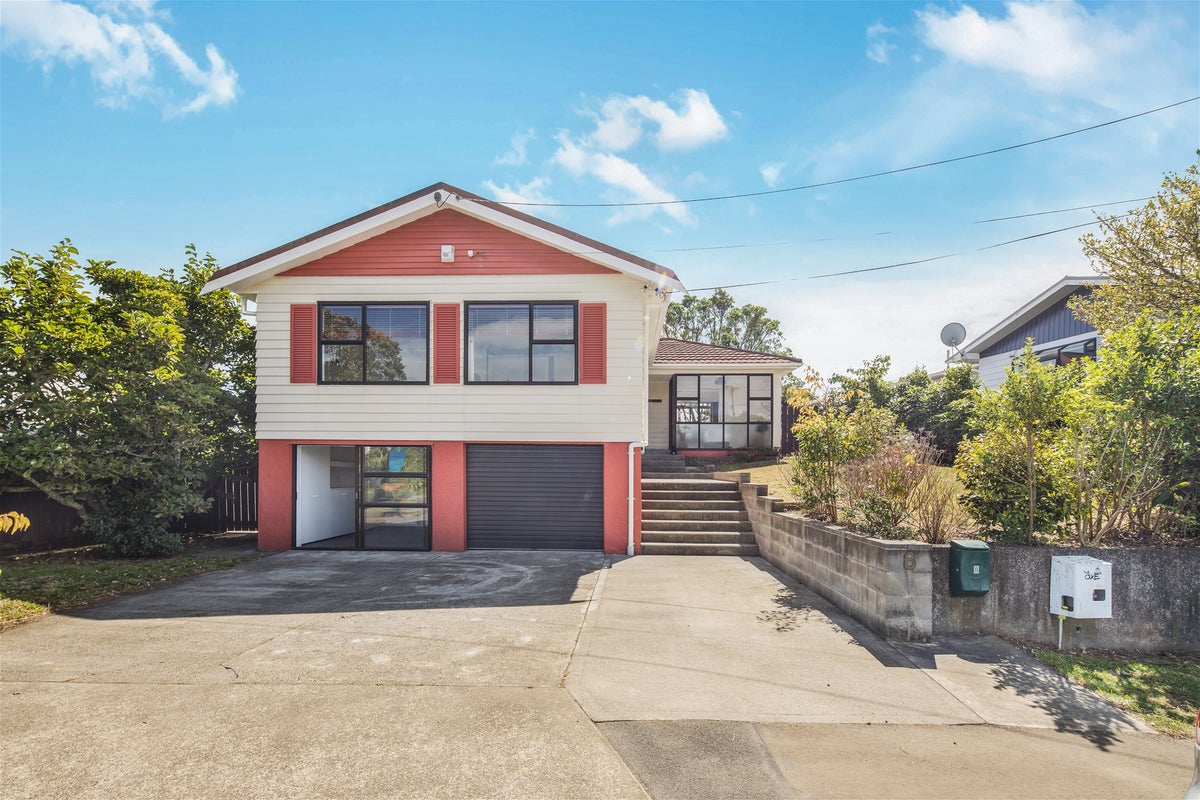 8 Bancroft Terrace, Newlands, Wellington - Carousel 1