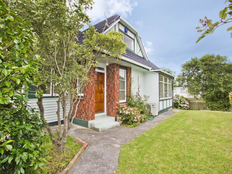 37 Richmond Grove, Woburn, Lower Hutt - Carousel 1