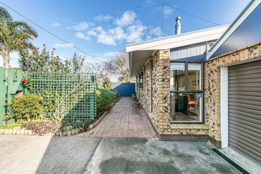 38 Mcintyre Road, Mangere Bridge, Auckland - Carousel 2