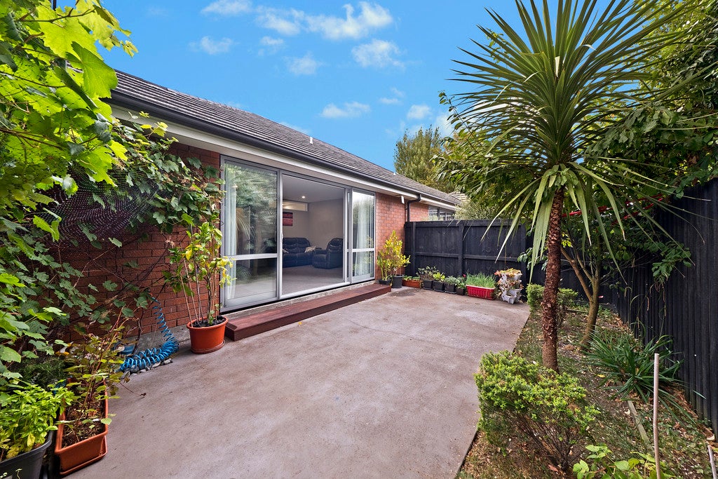 2/121 Waltham Road, Sydenham, Christchurch - Carousel 1