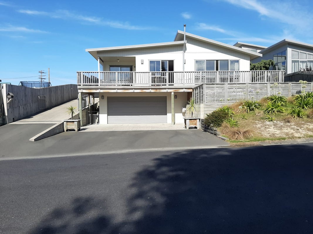6 Copeland Street, Brighton, Dunedin - Carousel 1