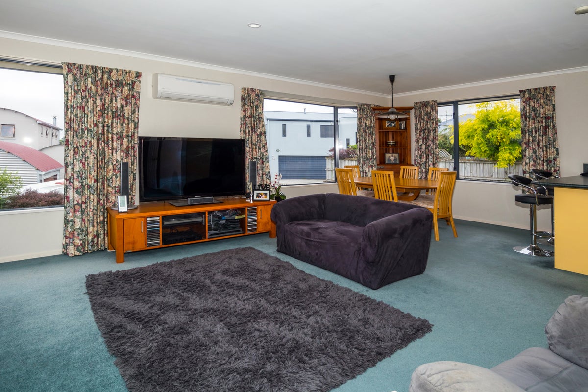 70 Temple Crescent, Gleniti, Timaru - Carousel 2