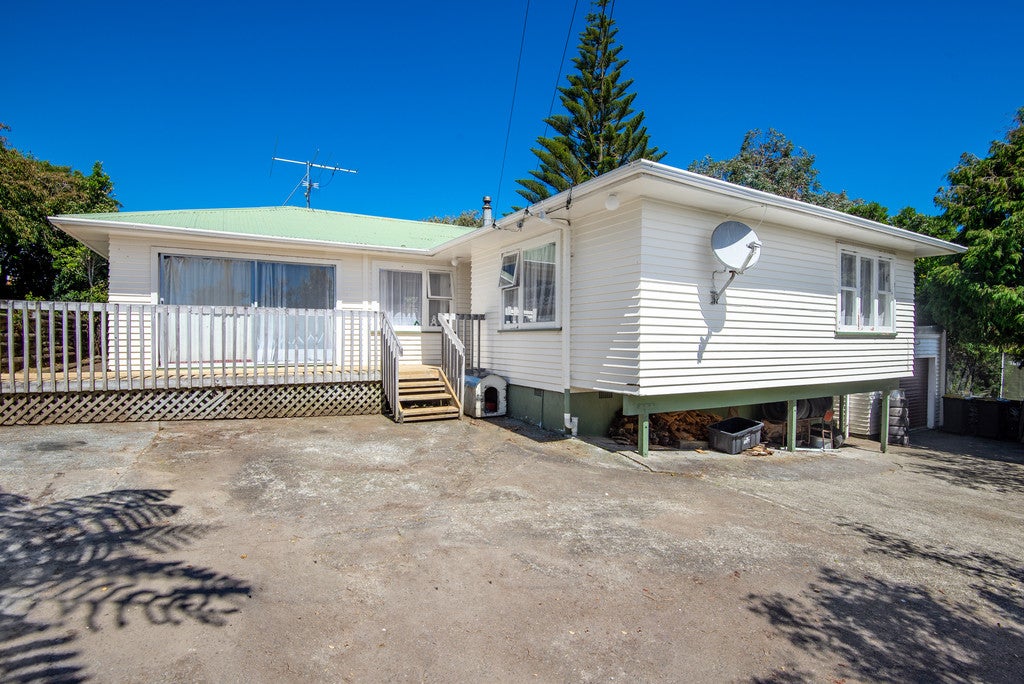 92 Castor Crescent, Cannons Creek, Porirua - Carousel 14