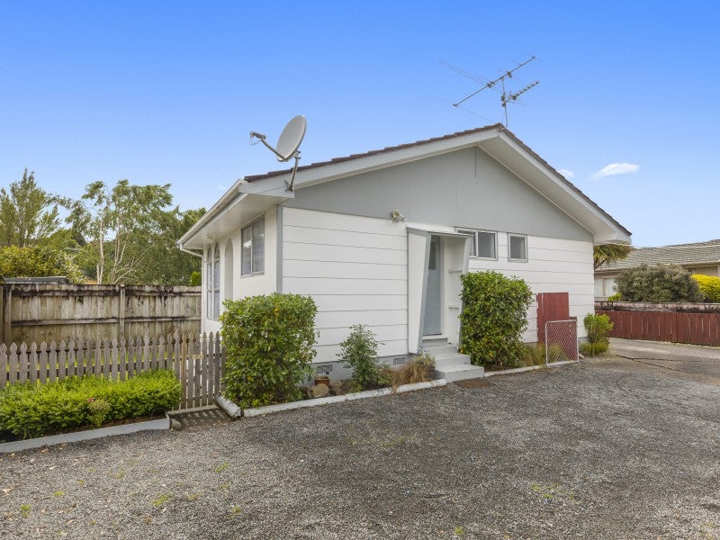 25B Shanly Street, Brown Owl, Upper Hutt - Carousel 1