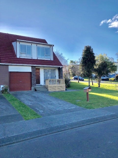 1 Halyard Place, Whitby, Porirua - Carousel 1