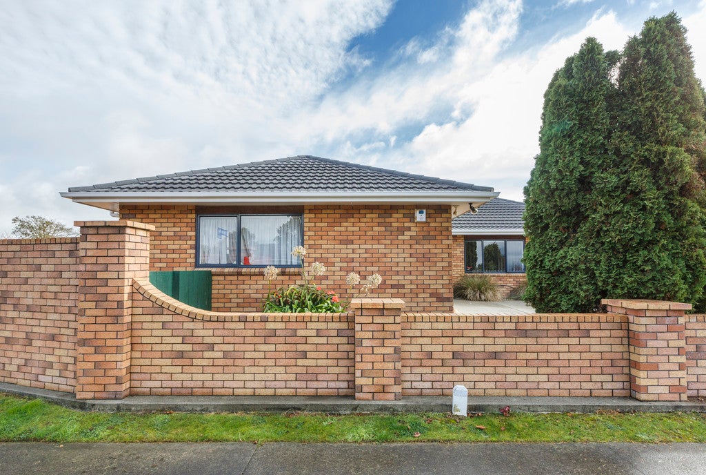 82 Amberley Avenue, Highbury, Palmerston North - Carousel 2