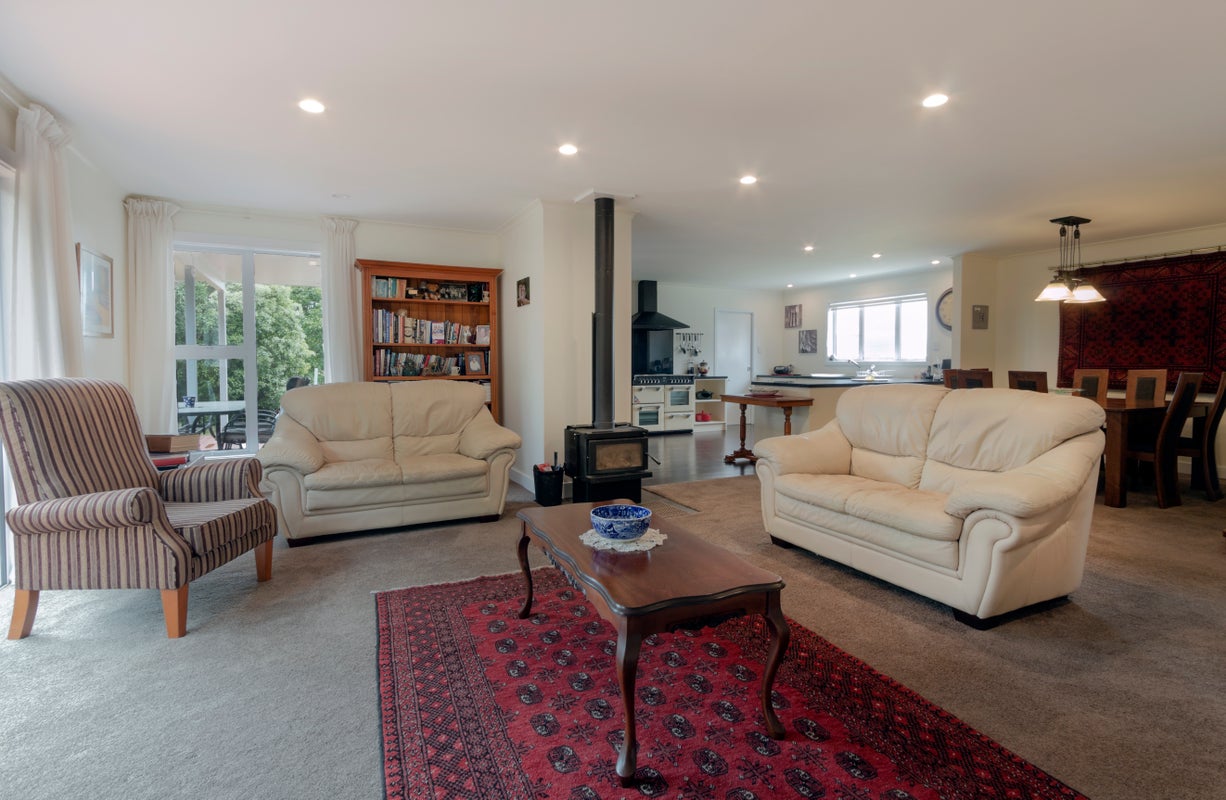 74 Arundel Belfield Road, Belfield, Geraldine - Carousel 2