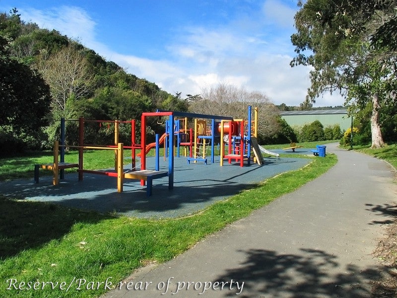 29 Solander Place, Whitby, Porirua - Carousel 21